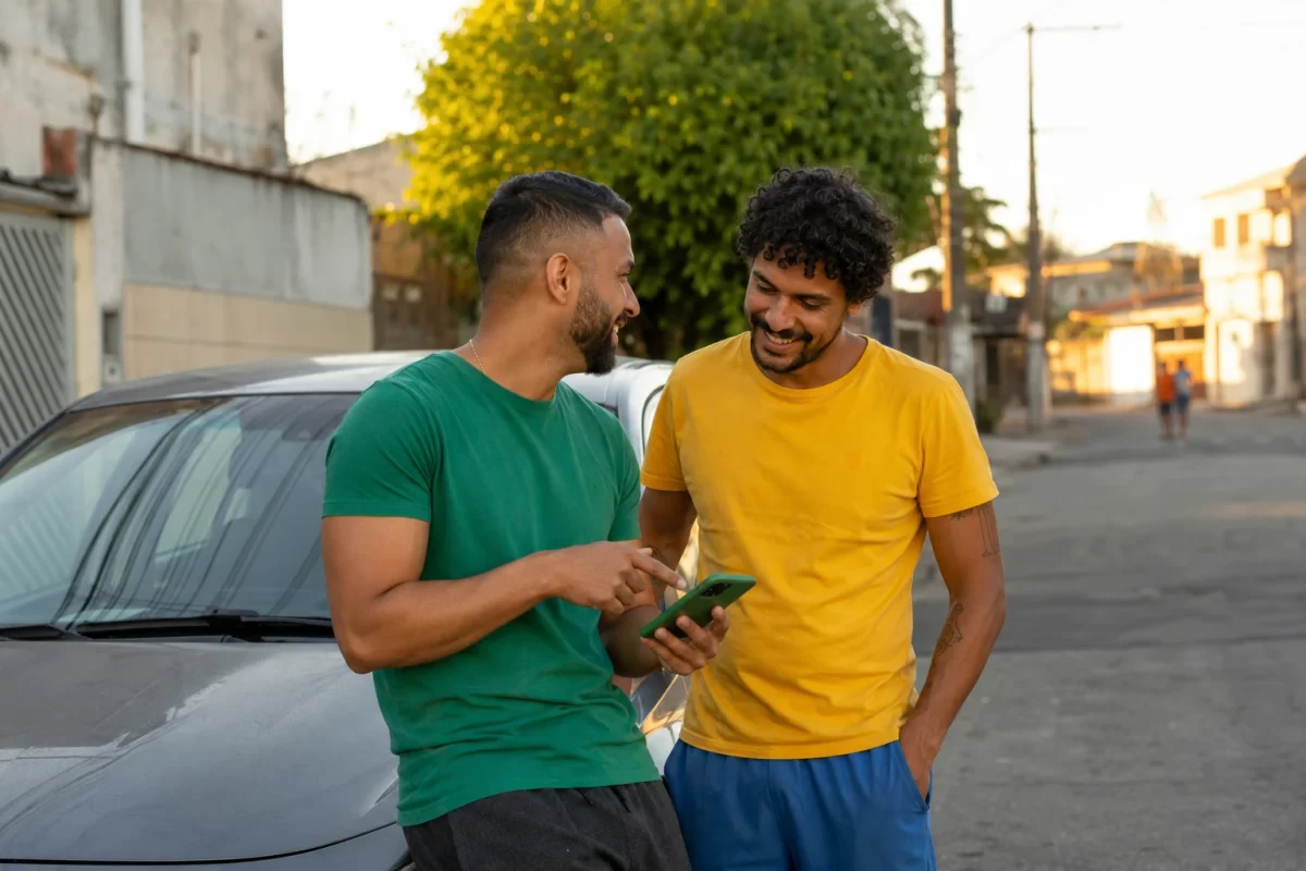 Cliente recomendando um serviço automotivo para um amigo